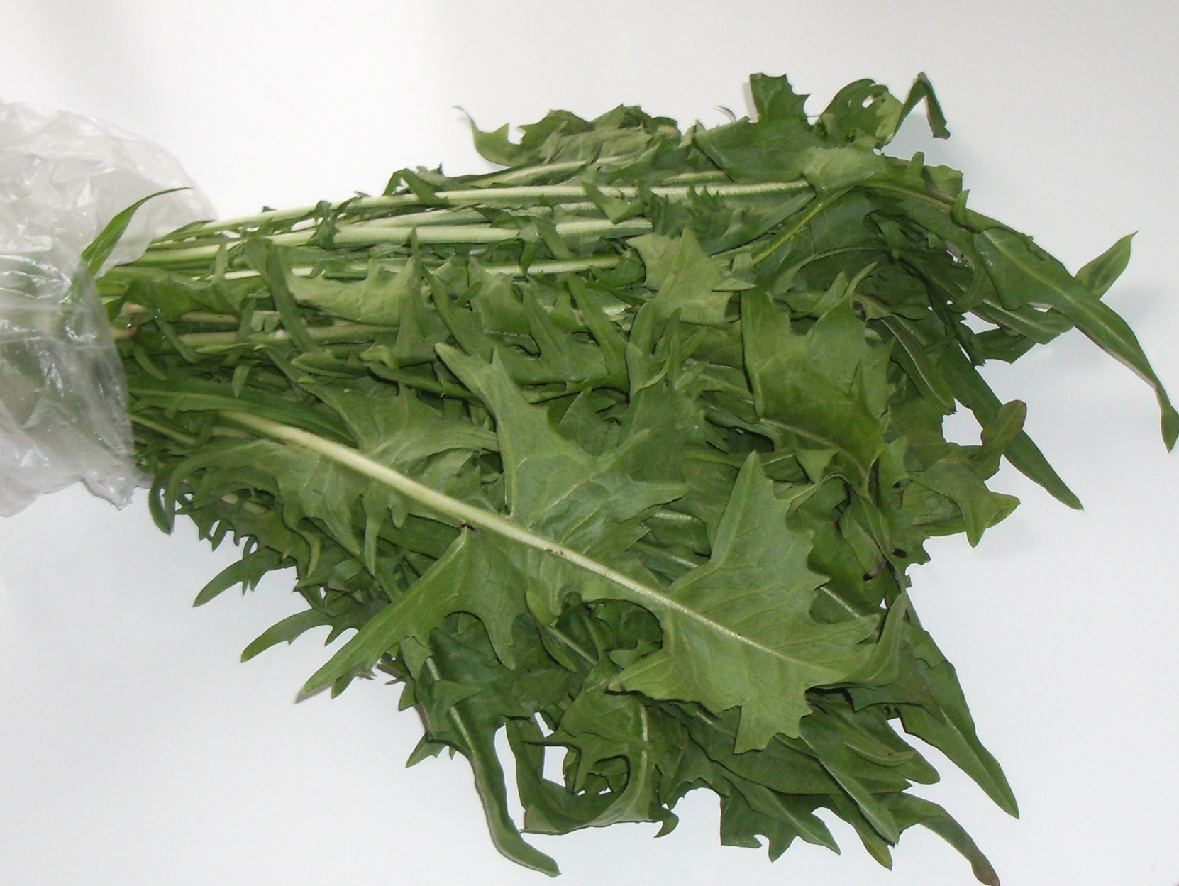 Detoxifying dandelion greens